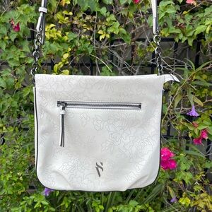 Simply Vera Wang Purse - Nearly Perfect!